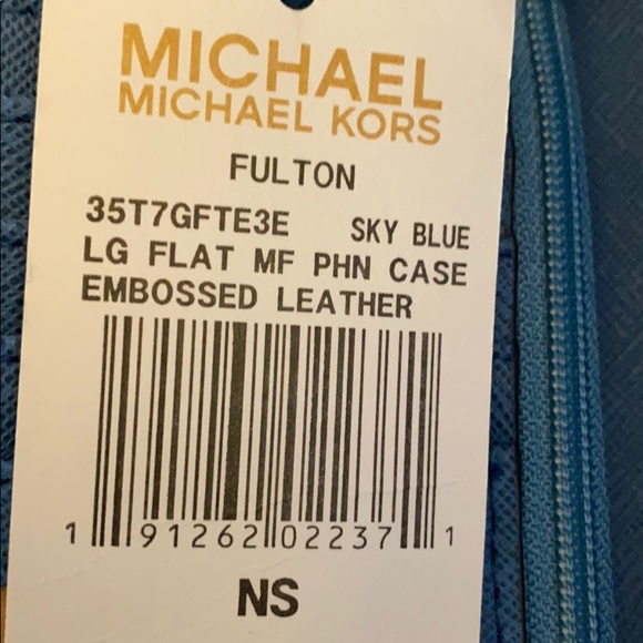 Michael Kors Wristlet Blue - Picture 6 of 7